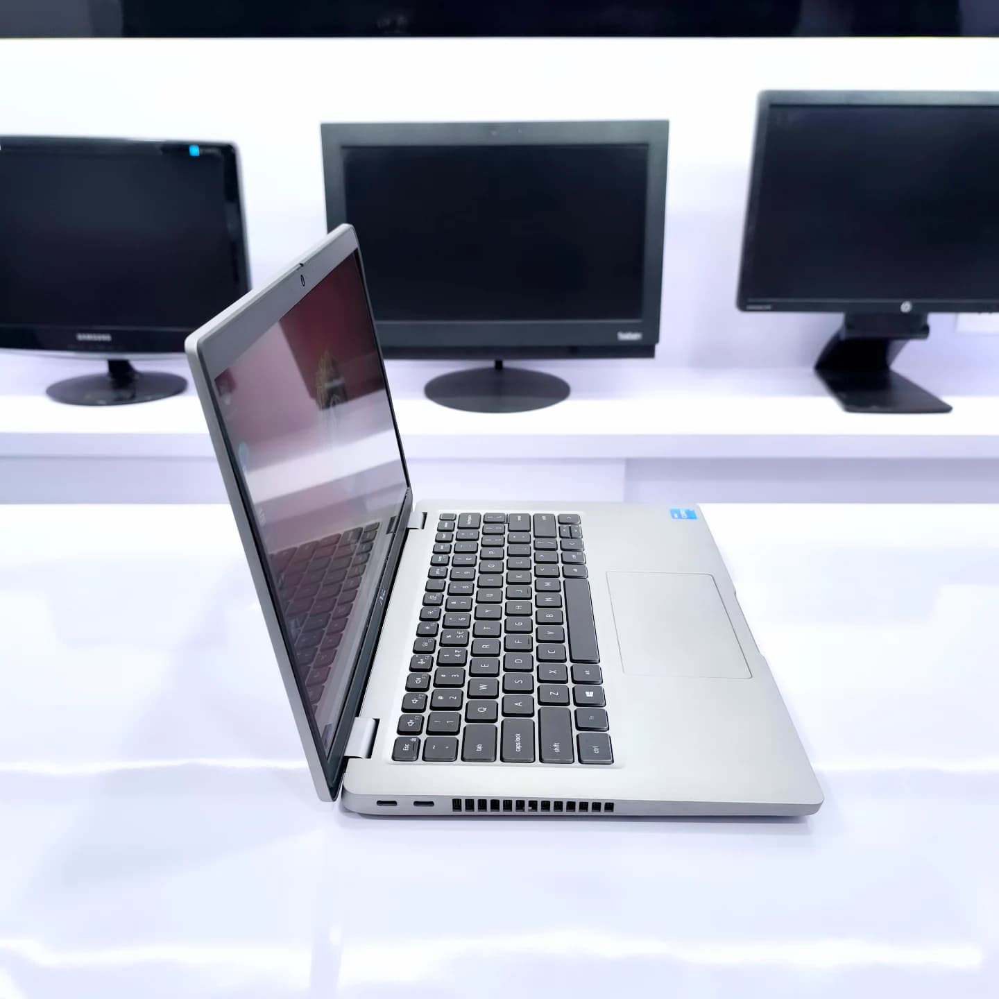 https://rvcomputers.in/assets/uploads/1738310103_WhatsApp Image 2025-01-31 at 10.14.06 AM.jpeg